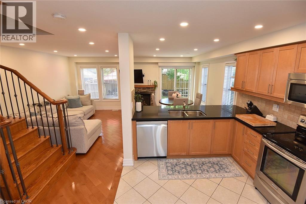 89 BLUE SKY Trail, Waterdown — photo 6