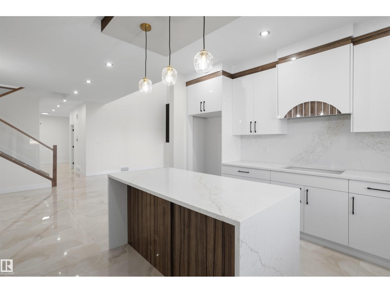 2310 6A AV SW - 19