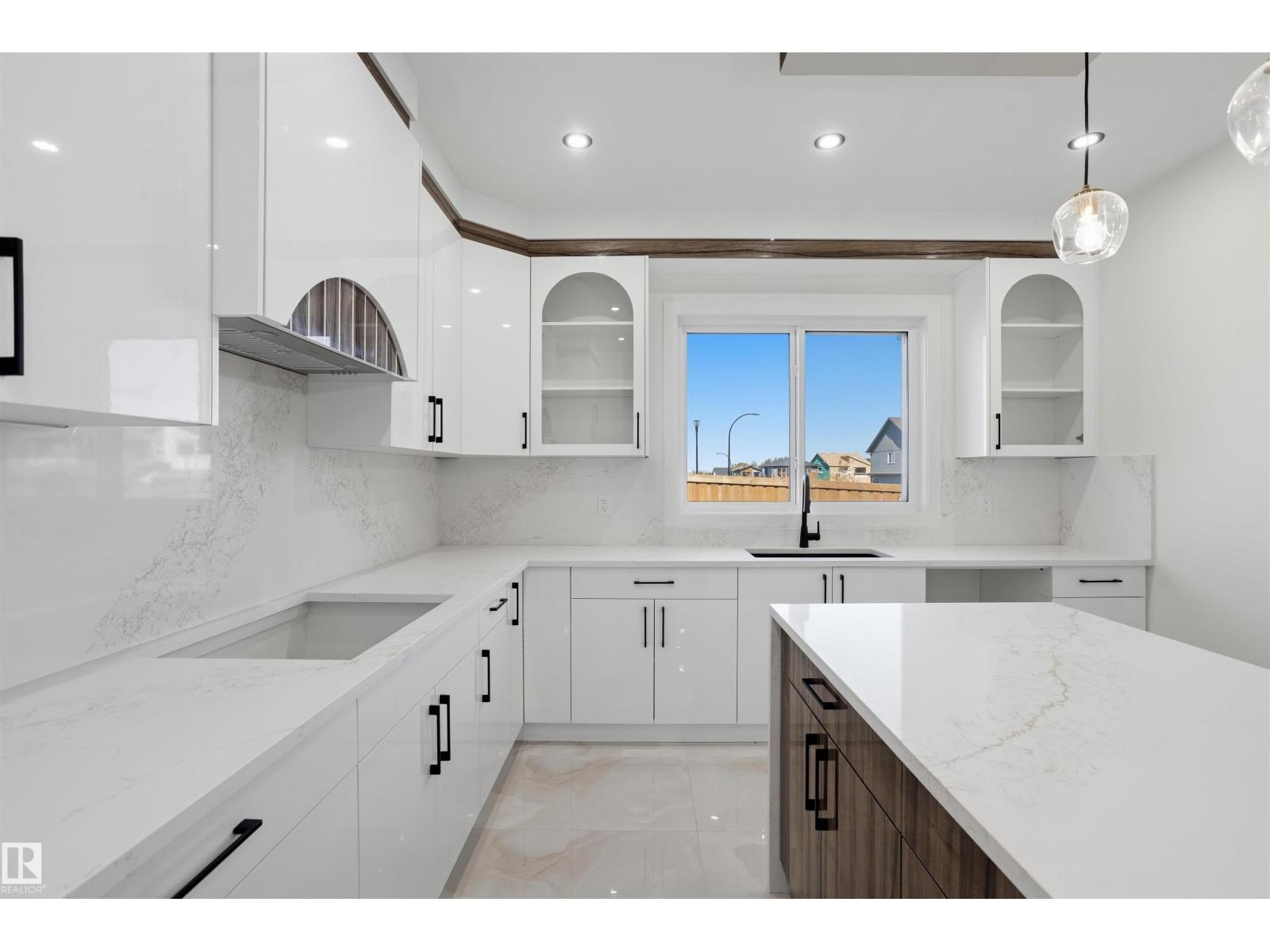 2310 6A AV SW - 21