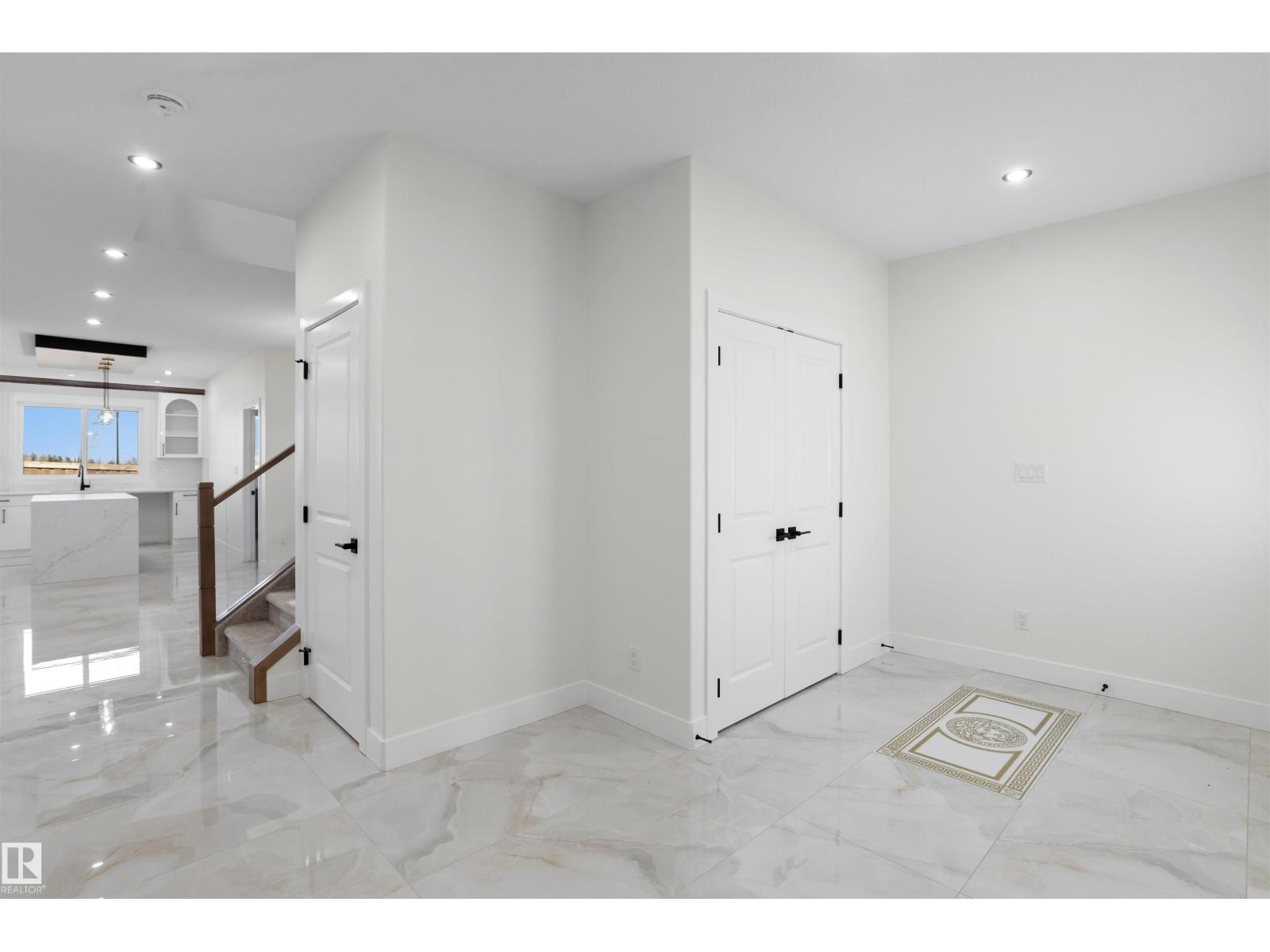 2310 6A AV SW - 9