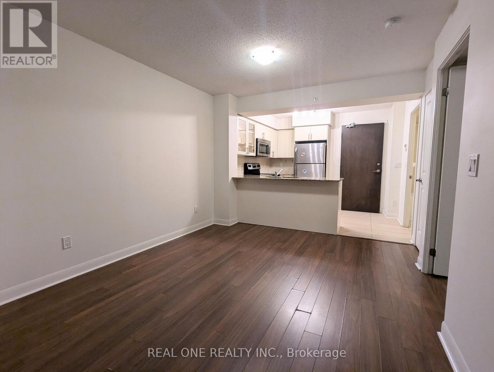 621 - 75 NORMAN BETHUNE AVENUE, Richmond Hill (Beaver Creek Business Park) — photo 4