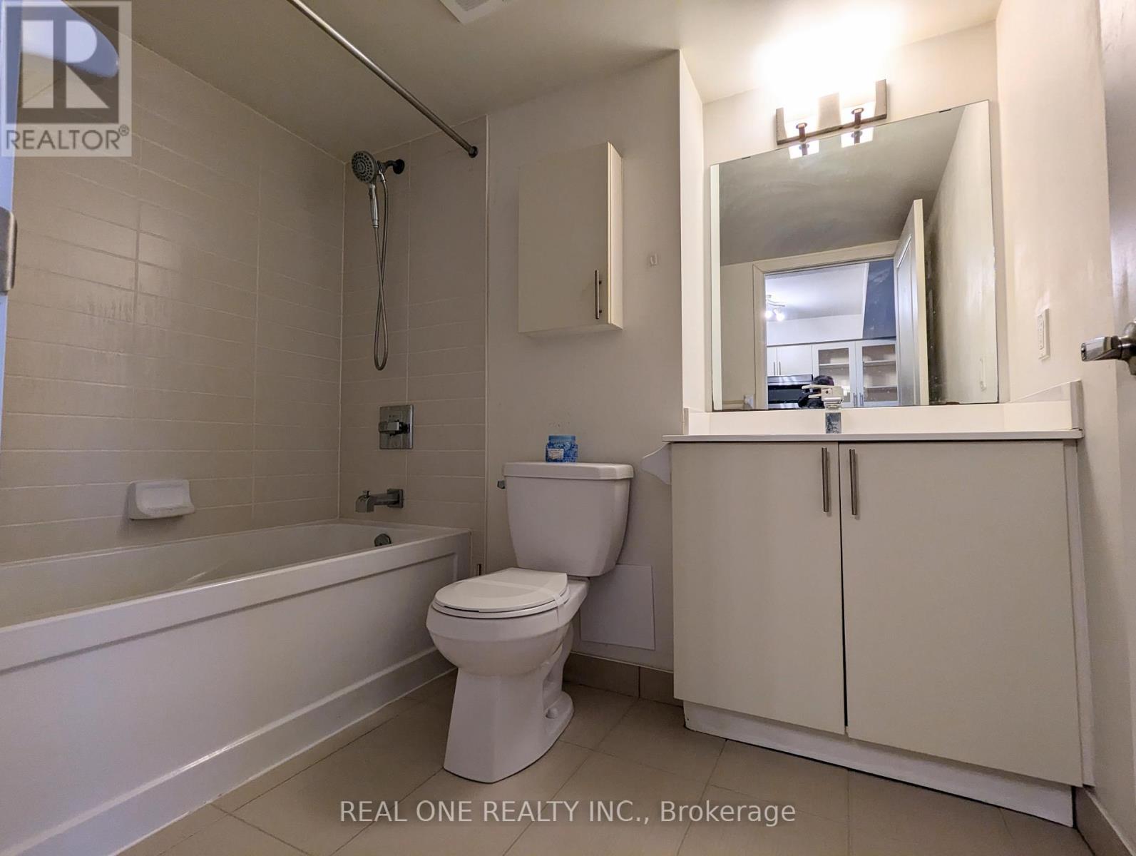 621 - 75 NORMAN BETHUNE AVENUE, Richmond Hill (Beaver Creek Business Park) — photo 6