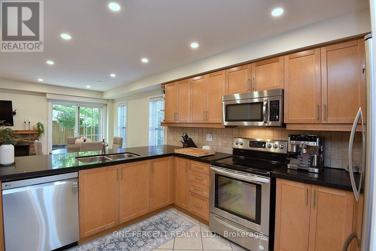 89 BLUE SKY TRAIL, Hamilton (Waterdown) — photo 11
