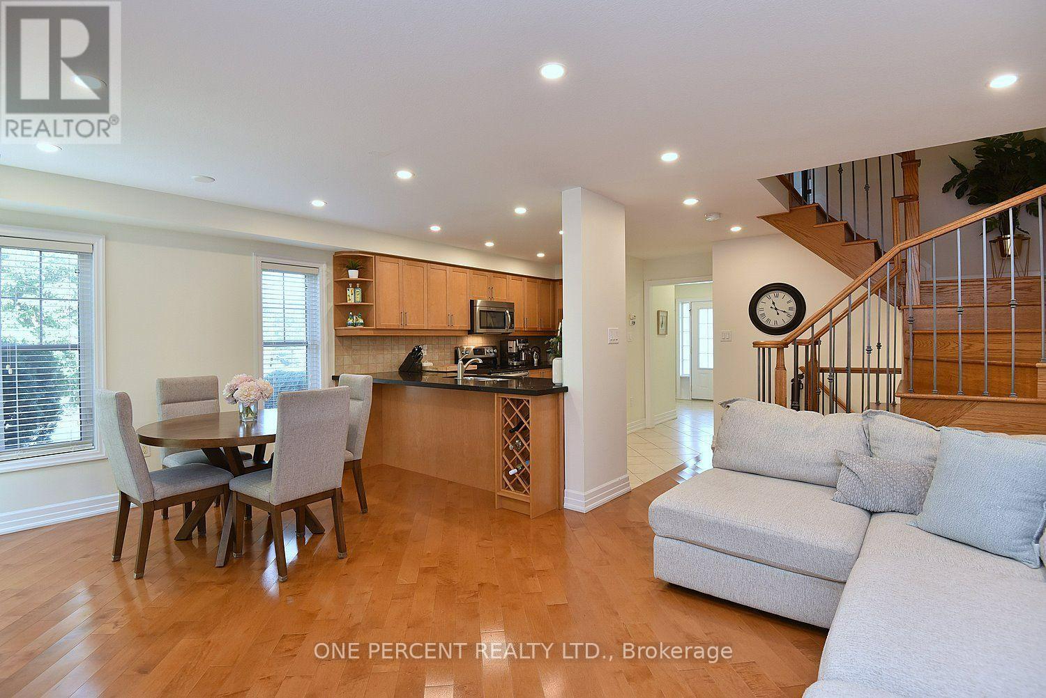 89 BLUE SKY TRAIL, Hamilton (Waterdown) — photo 9