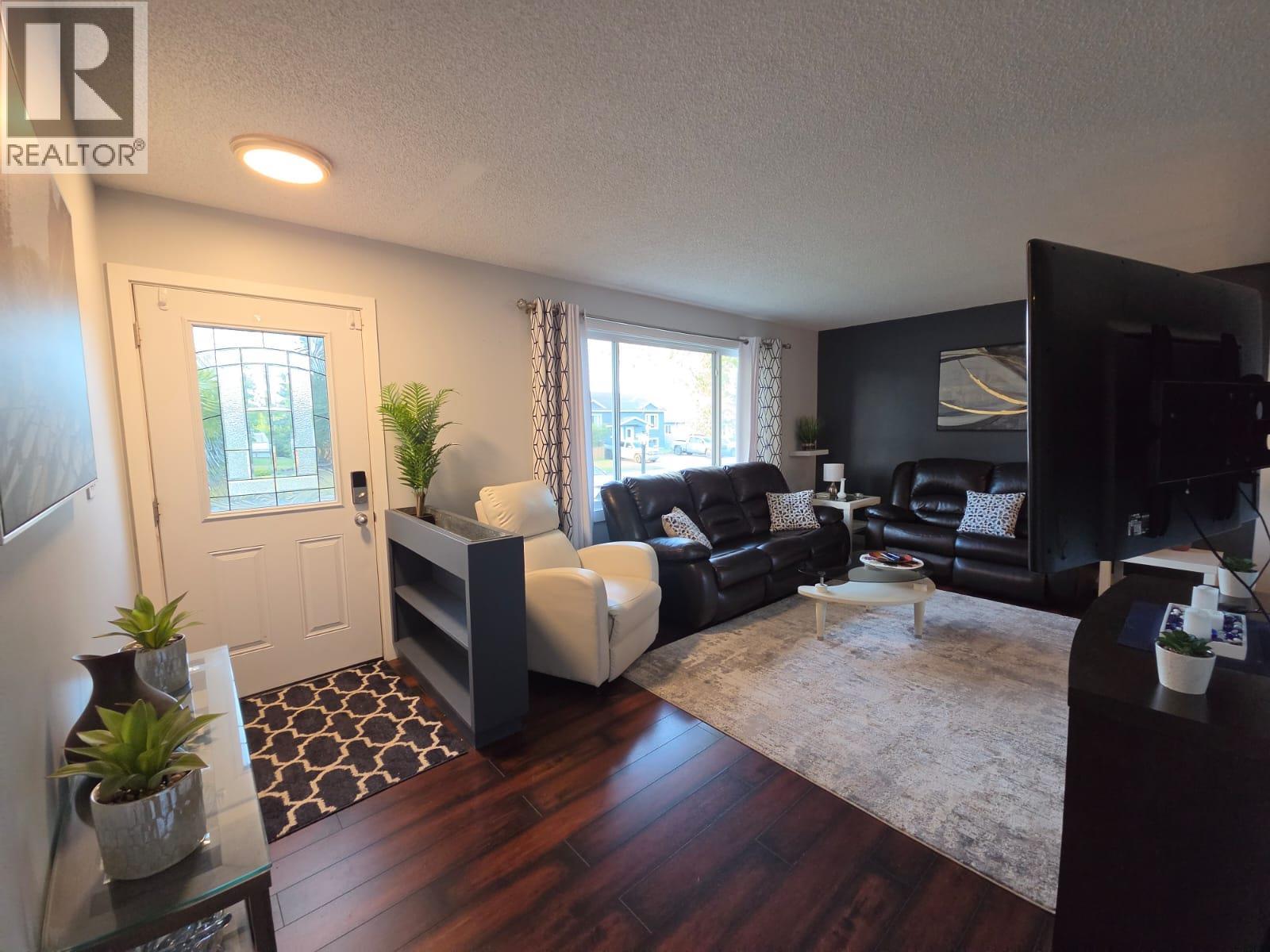 1125 117 Avenue - 10