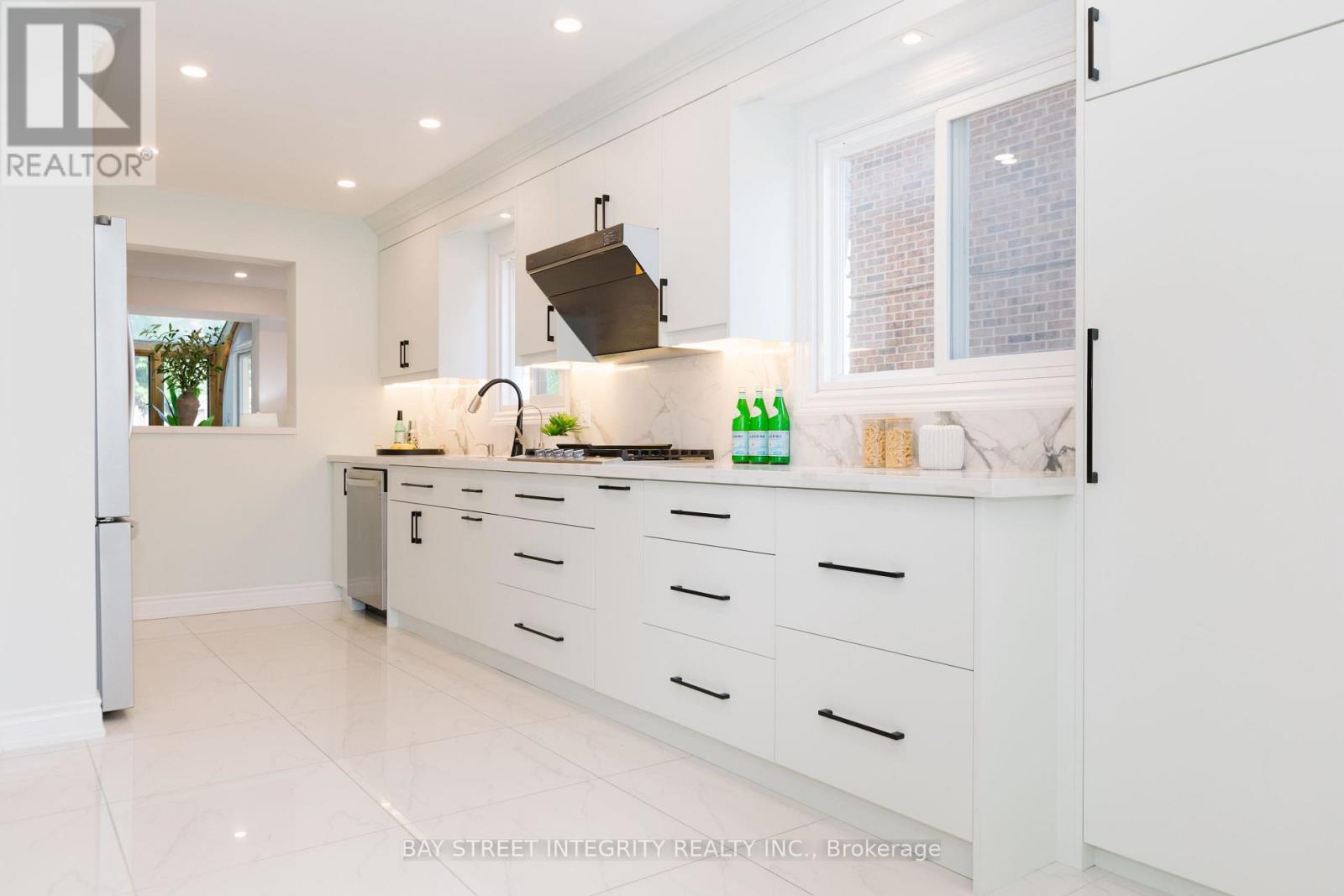 12 CHARNWOOD PLACE - 9