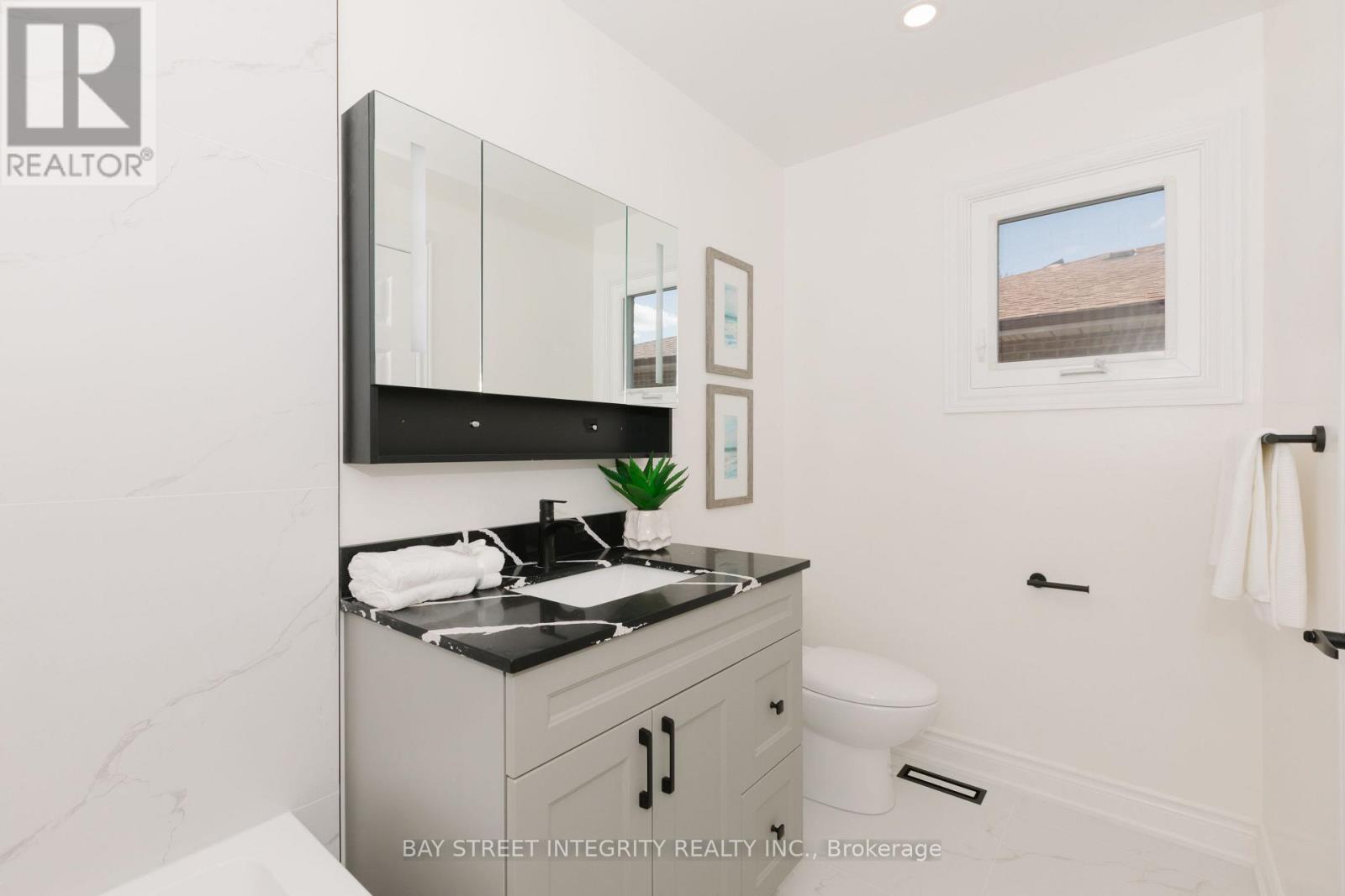 12 CHARNWOOD PLACE - 32