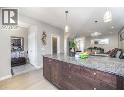 4pc Bathroom - 5 Masters Street Se, Calgary, AB T3M2R5 Photo 7