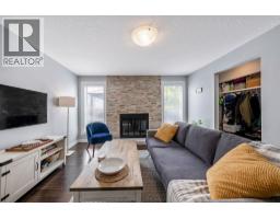 Bedroom - 15 Woodmont Green Sw, Calgary, AB T2W4Z3 Photo 17