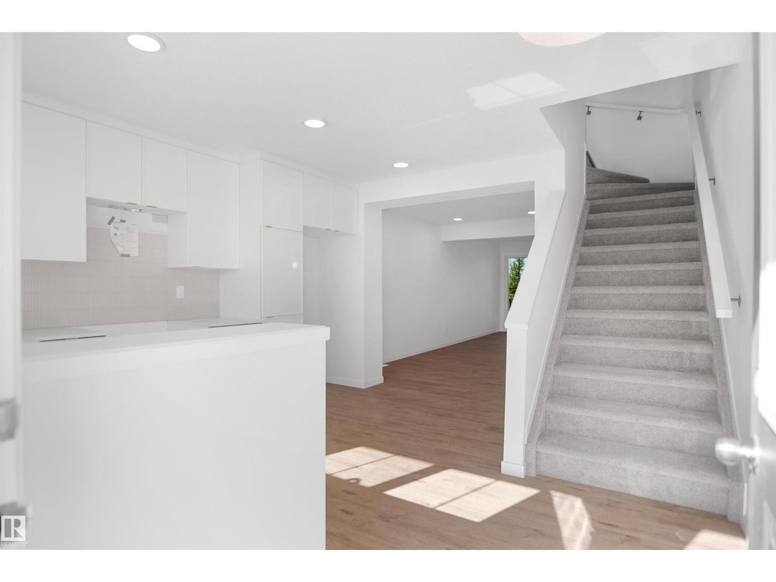 #21 3705 141 ST SW - 8