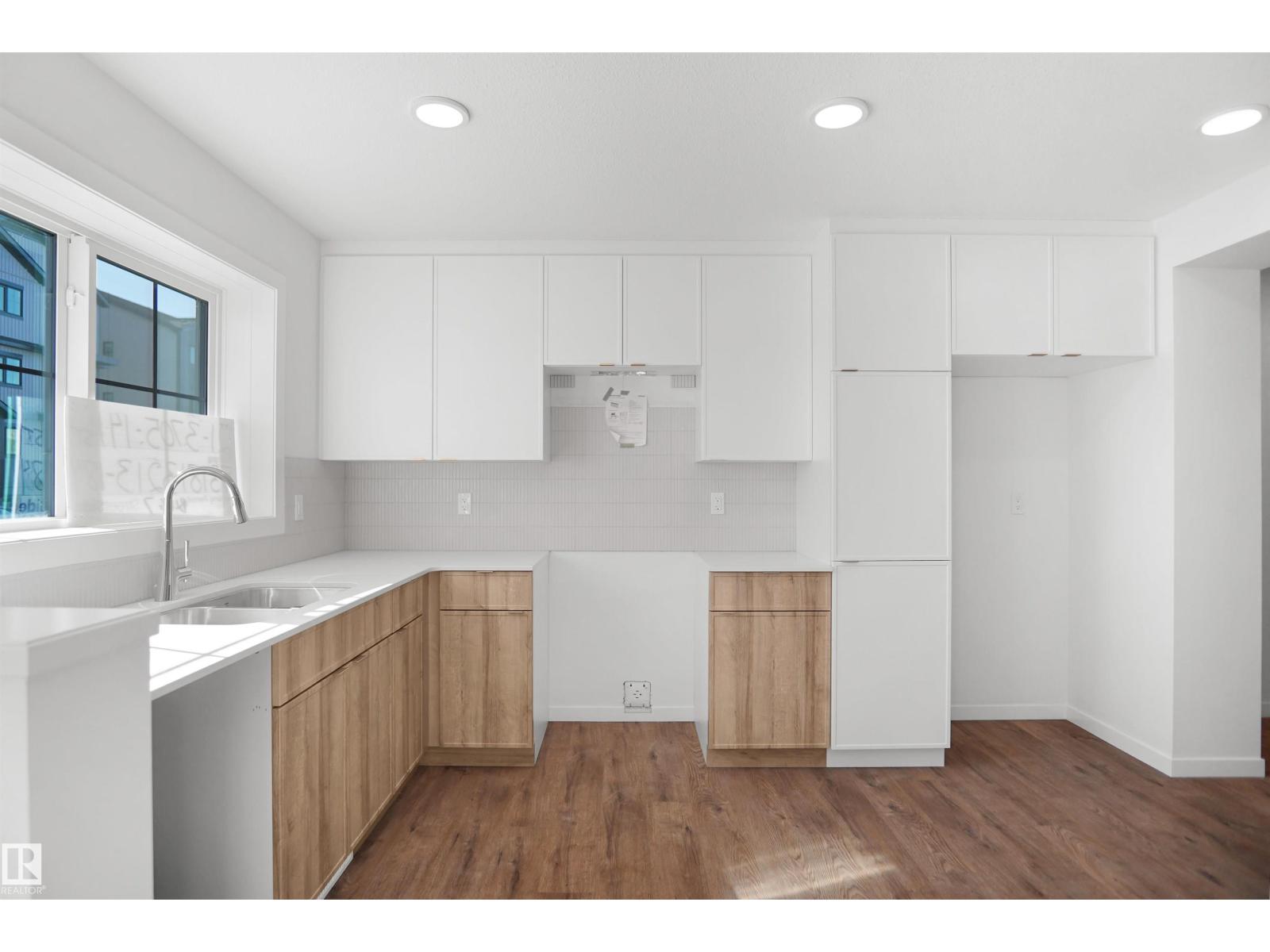 #21 3705 141 ST SW - 10
