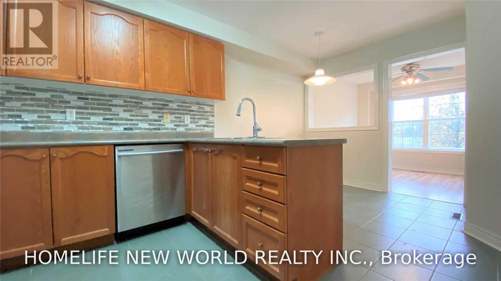 38 MILLOY PLACE, Aurora (Aurora Grove) — photo 6