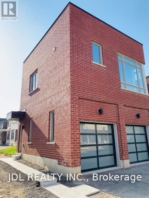 COACH HOUSE - 26 CALLISTO LANE, Richmond Hill (Observatory) — photo 2