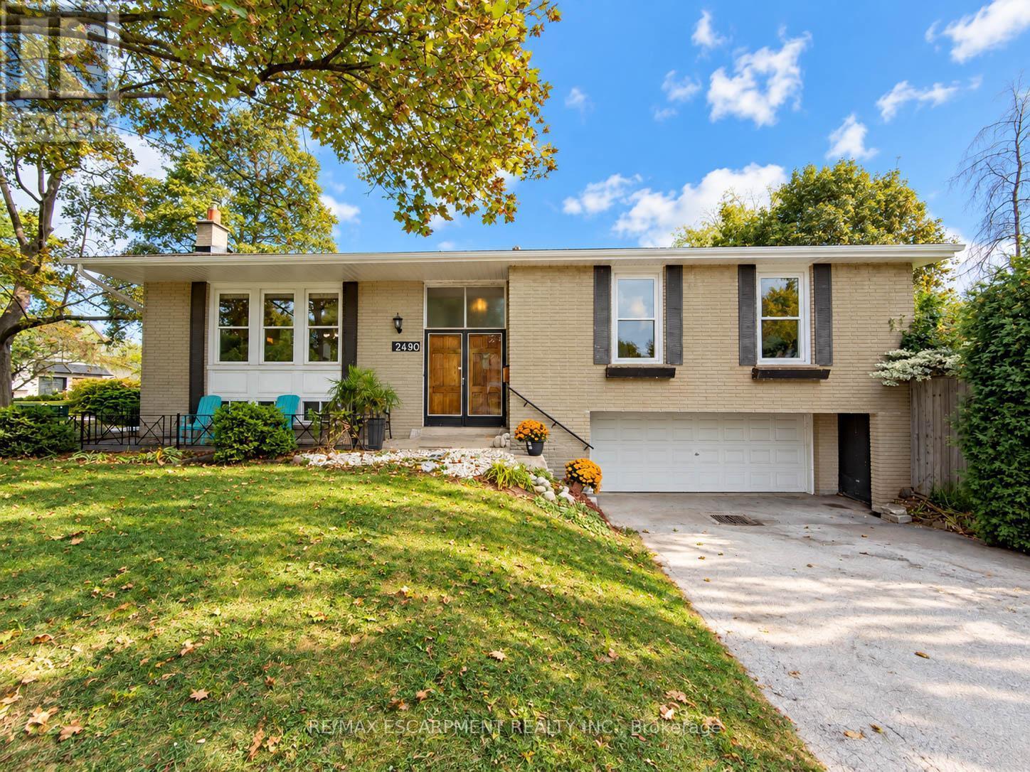 Photo of 2490 Yarmouth Crescent