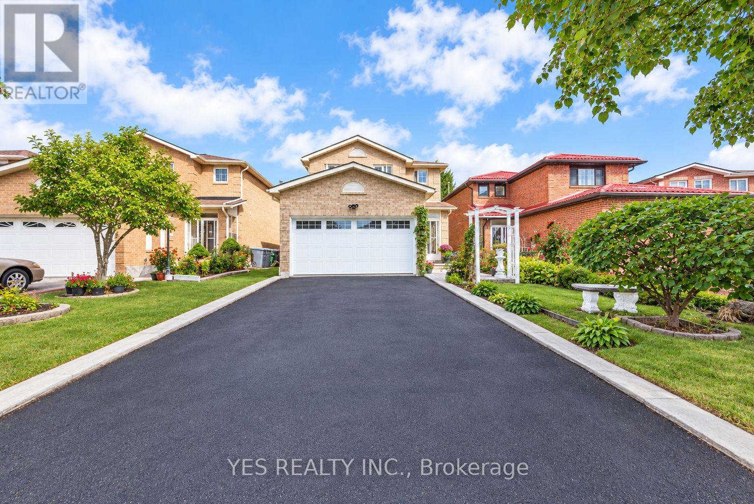 7 COLCHESTER AVENUE, Brampton (Heart Lake West)