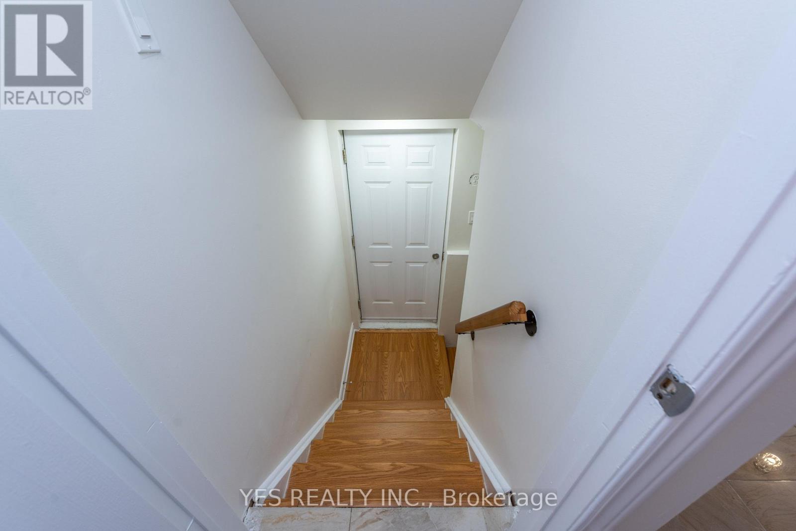 7 COLCHESTER AVENUE - Image 33
