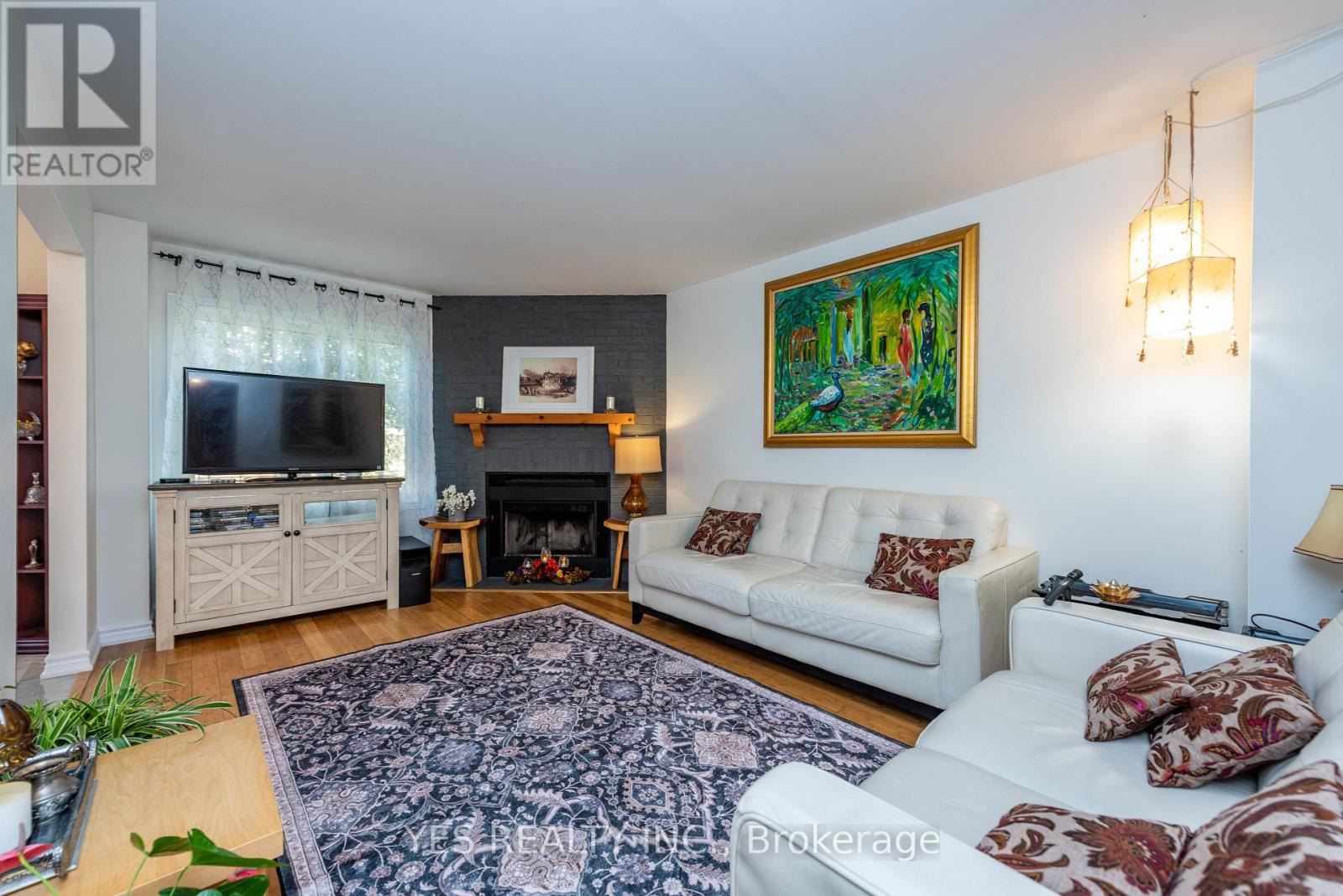 7 COLCHESTER AVENUE - 9