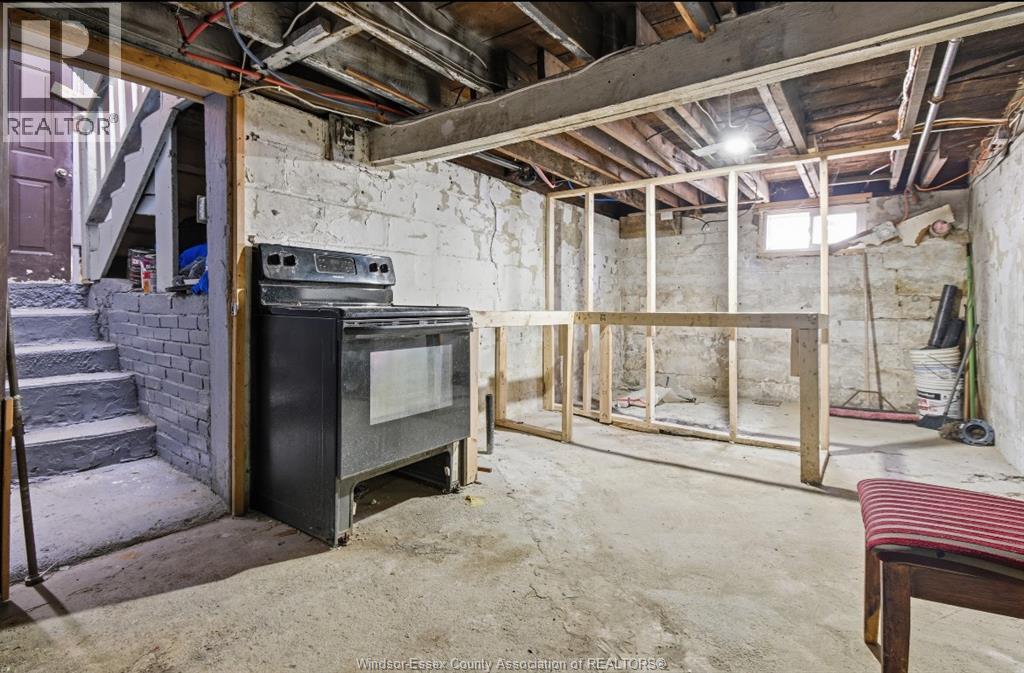 1023 HALL AVENUE - Image 19