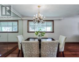 17 Ealing Drive, Toronto, ON M2L2R4 Photo 12