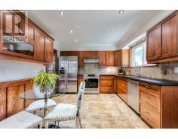 17 Ealing Drive, Toronto, ON M2L2R4 Photo 13