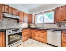 17 Ealing Drive, Toronto, ON M2L2R4 Photo 15