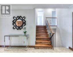 17 Ealing Drive, Toronto, ON M2L2R4 Photo 17