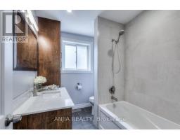 17 Ealing Drive, Toronto, ON M2L2R4 Photo 23