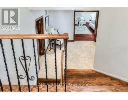 17 Ealing Drive, Toronto, ON M2L2R4 Photo 25