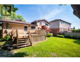 17 Ealing Drive, Toronto, ON M2L2R4 Photo 35