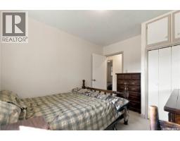 Living room - 114 Colborne Avenue, Viscount, SK S0K4M0 Photo 11