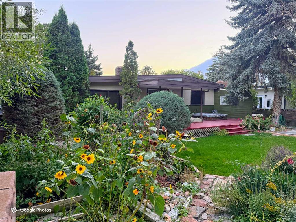 317 Laval Boulevard W