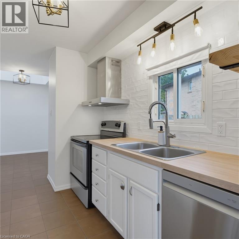 3 Bed, 2 Bath House for Rent in London – 132 SUNDRIDGE Crescent, London - Image 14