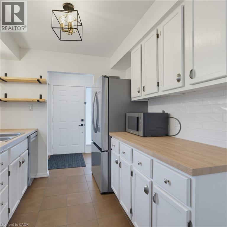 3 Bed, 2 Bath House for Rent in London – 132 SUNDRIDGE Crescent, London - Image 13