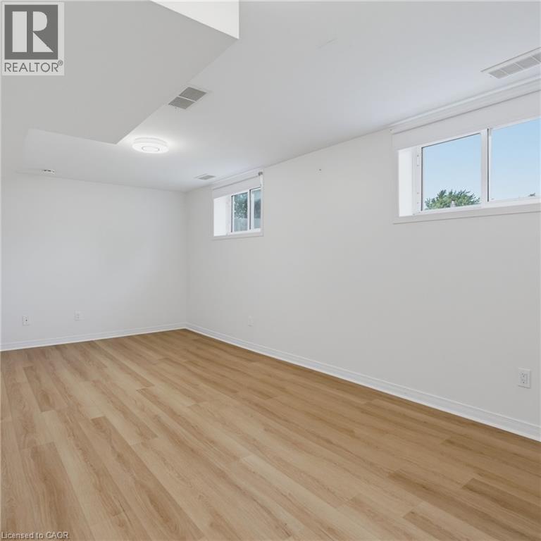3 Bed, 2 Bath House for Rent in London – 132 SUNDRIDGE Crescent, London - Image 25