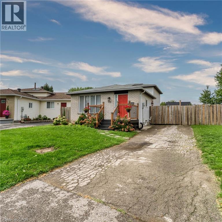 3 Bed, 2 Bath House for Rent in London – 132 SUNDRIDGE Crescent, London - Image 4
