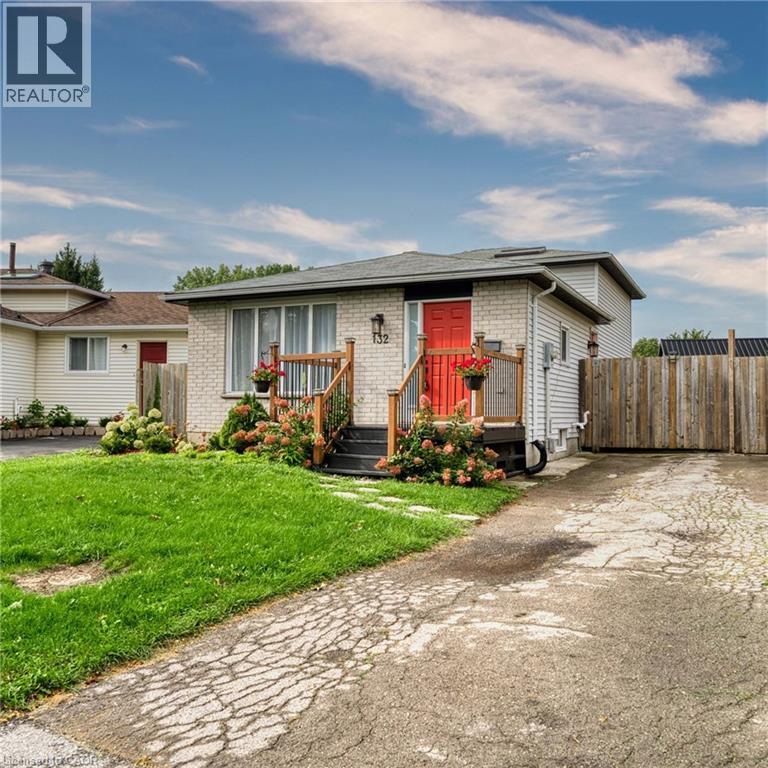 3 Bed, 2 Bath House for Rent in London – 132 SUNDRIDGE Crescent, London - Image 3