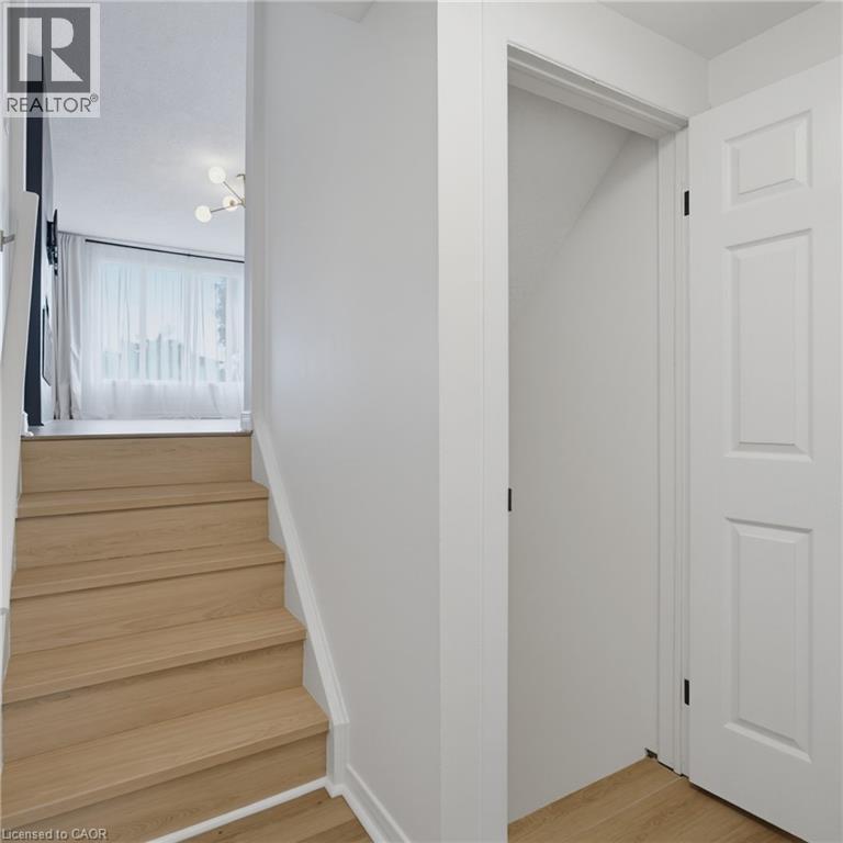 3 Bed, 2 Bath House for Rent in London – 132 SUNDRIDGE Crescent, London - Image 24