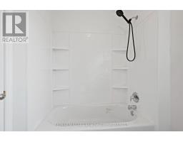 (main Level) - 9 Prince Street, St  Catharines, ON L2R3X6 Photo 8