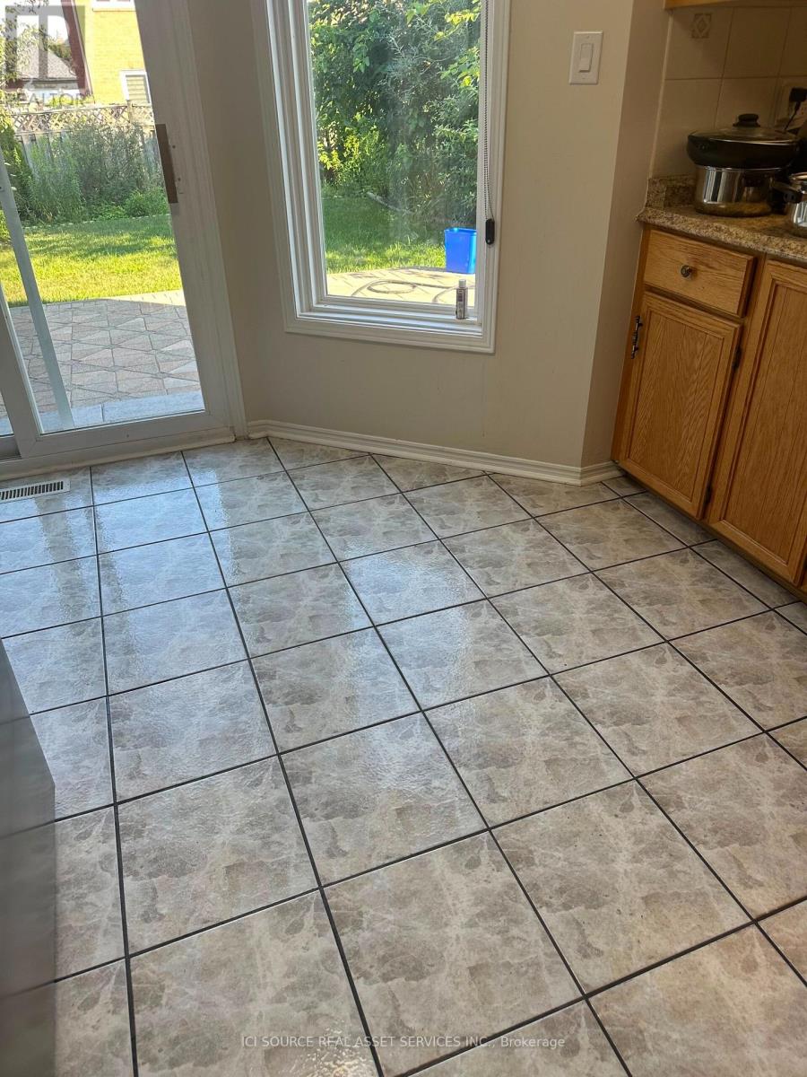 MAIN FL - 16 BROWNRIDGE COURT, Brampton (Fletcher's Creek South) — photo 5