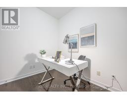 1105 - 770 Bay Street, Toronto, ON M5G0A6 Photo 30