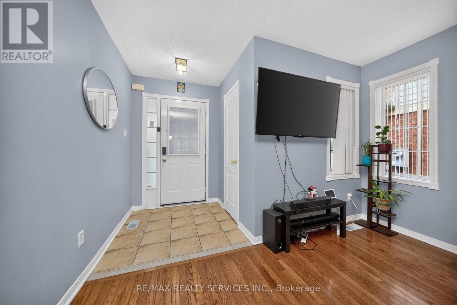 26 PEACHLEAF CRESCENT S, Brampton (Fletcher's Meadow) — photo 9