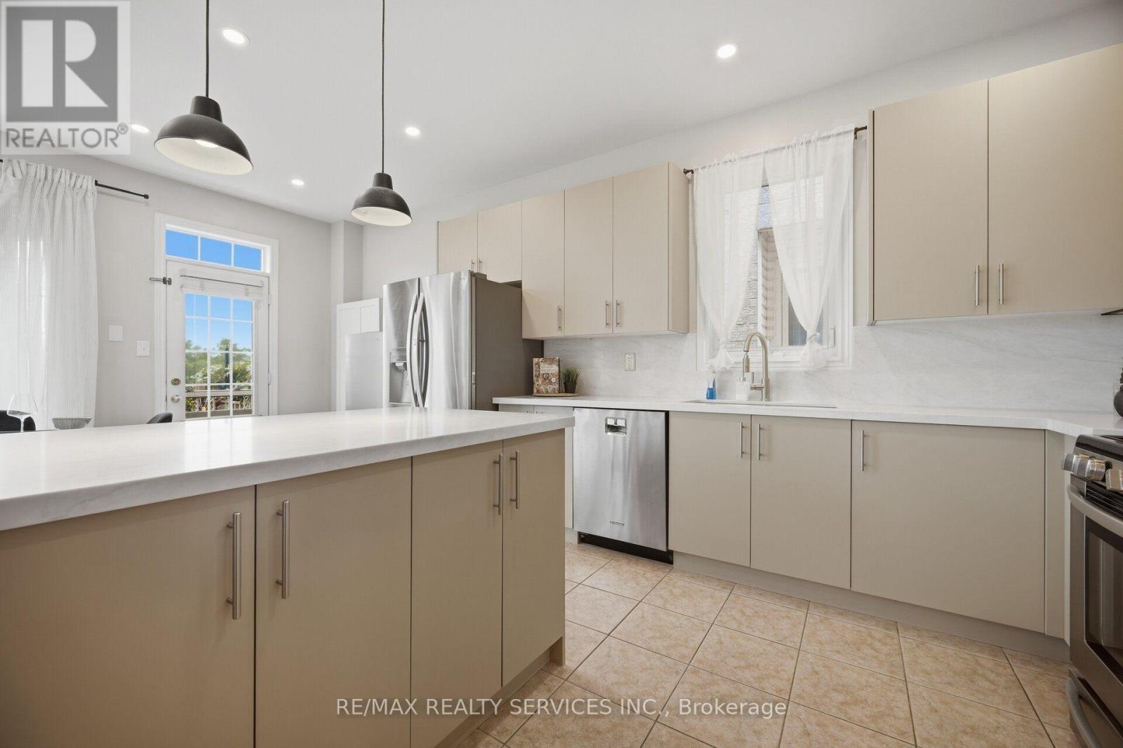 100 SOUTHLAKE BOULEVARD, Brampton (Madoc) — photo 11