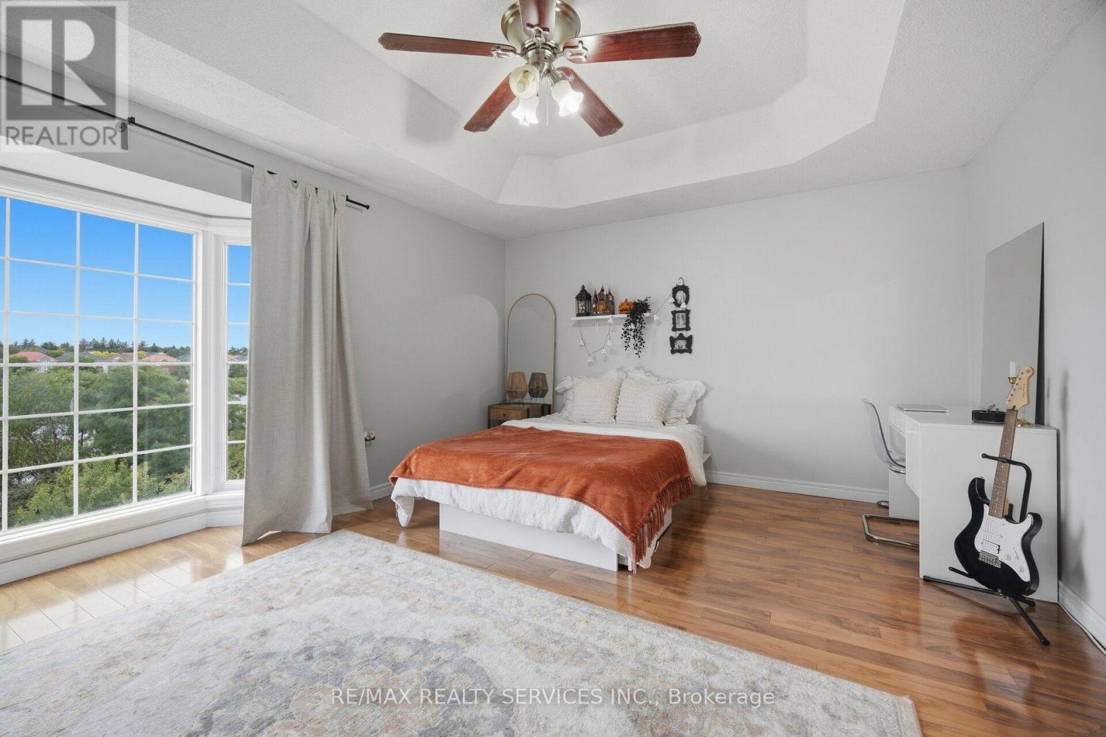 100 SOUTHLAKE BOULEVARD - Image 25