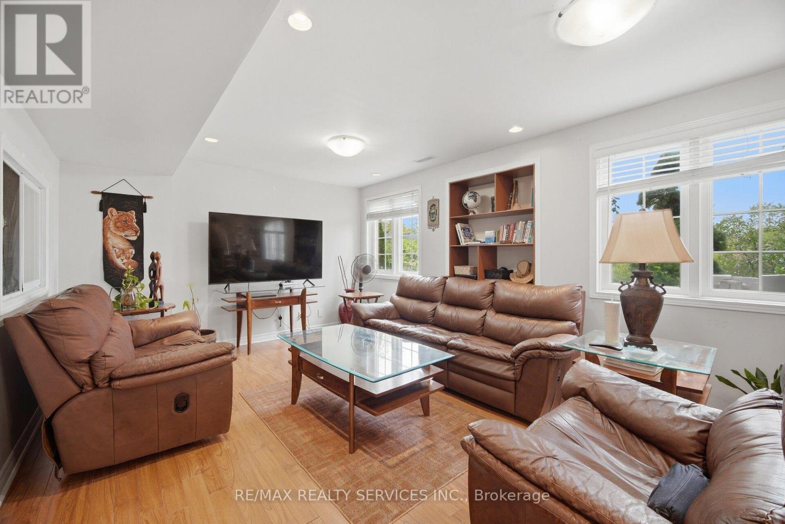 100 SOUTHLAKE BOULEVARD - Image 37