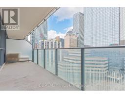 1105 - 770 Bay Street, Toronto, ON M5G0A6 Photo 34