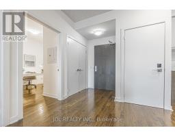 1105 - 770 Bay Street, Toronto, ON M5G0A6 Photo 6