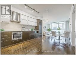 1105 - 770 Bay Street, Toronto, ON M5G0A6 Photo 7