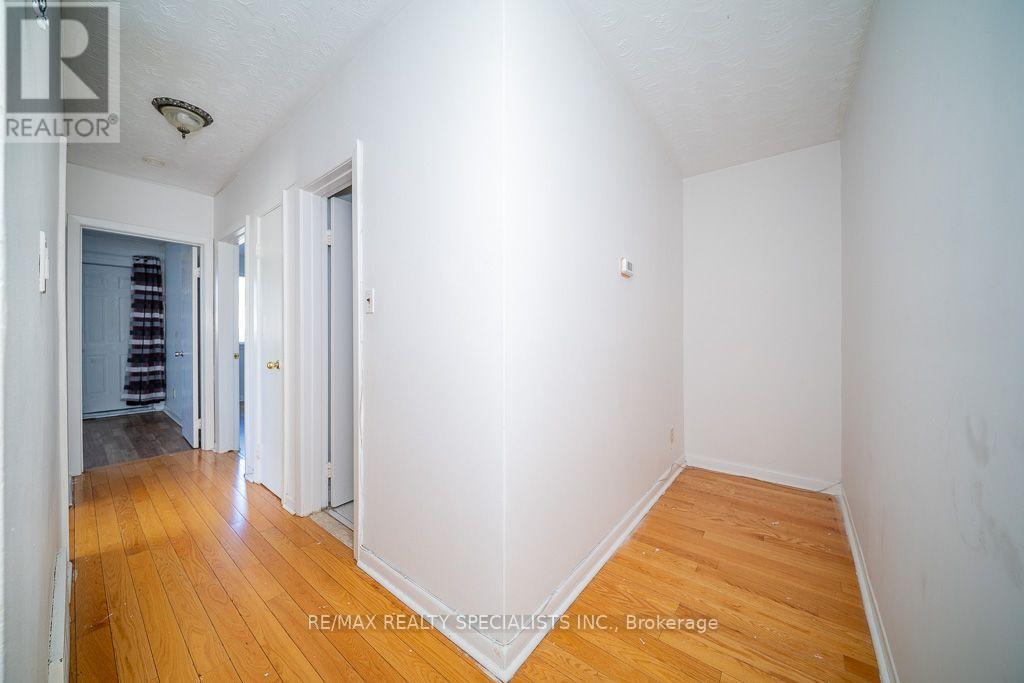 17 HUDDLESTON COURT - 15