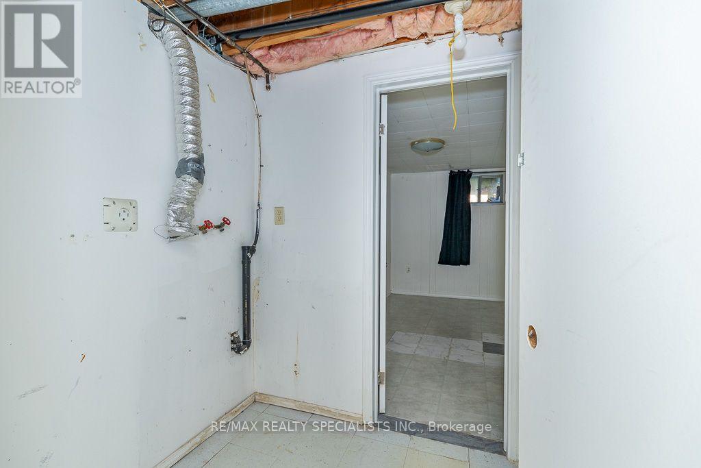 17 HUDDLESTON COURT - 31