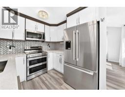 Bedroom - 147 Macewan Drive Nw, Calgary, AB T3K3G5 Photo 6
